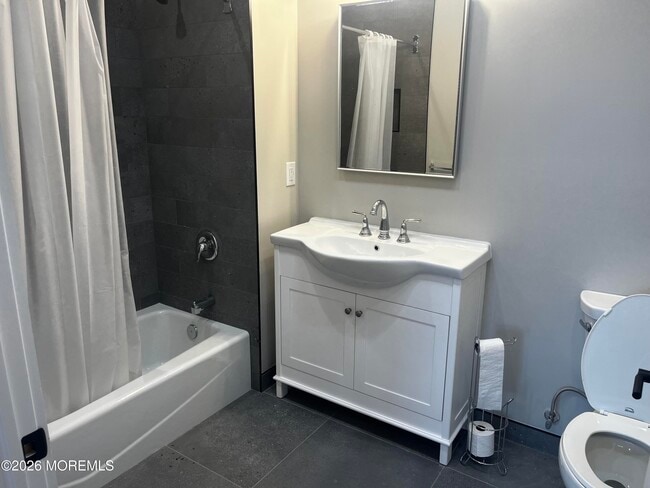 Photo - 2419 Bridge Ave Unit 201