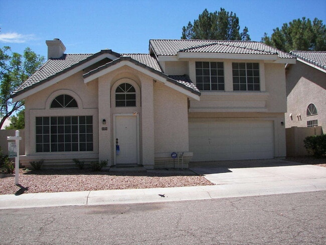 GREAT LOCATION WITH A COMMUNITY POOL - GREAT LOCATION WITH A COMMUNITY POOL Casa
