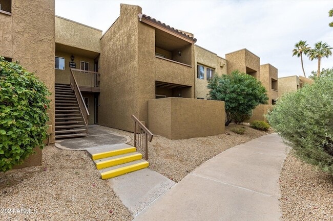 Building Photo - 5877 N Granite Reef Rd Unit 1117