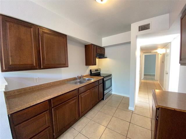 Photo - 6810 Trail Lake Dr Townhome