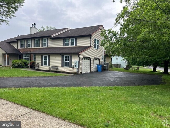Building Photo - 1783 N Dove Rd Unit B Rental