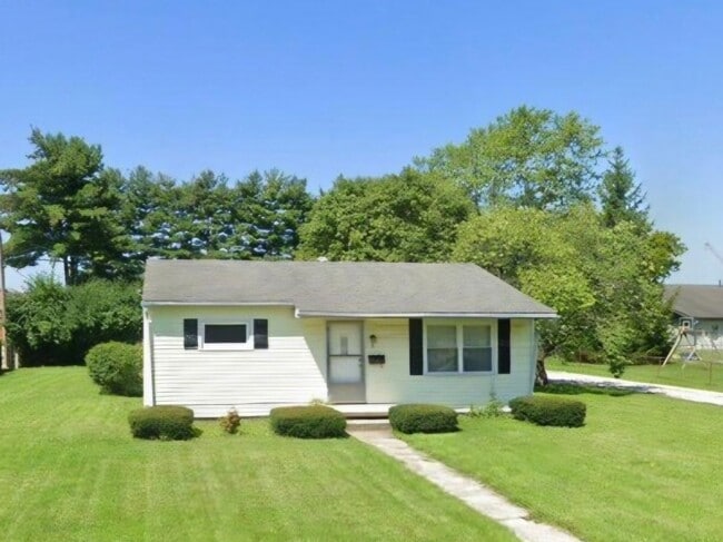 Building Photo - Charming 2 Bedroom 1 Bath