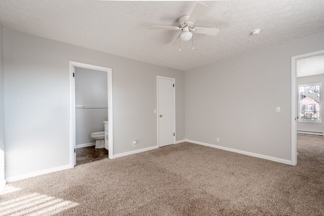 Photo - 1059 Woods Ferry Rd Unidad 4