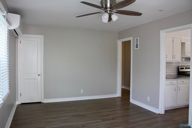 Photo - 1017 Crestline Rd NW