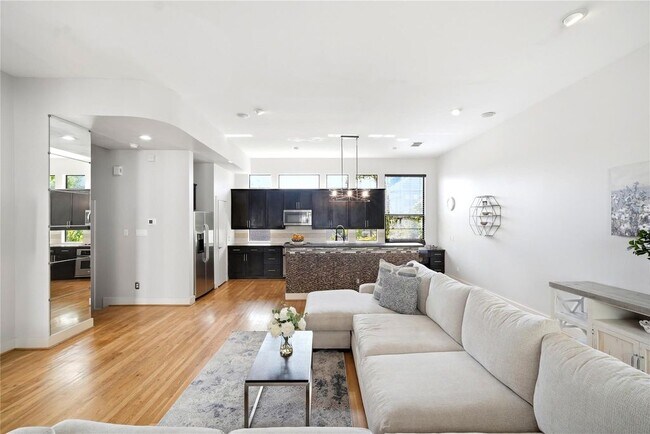 Photo - 1415 Bonnie Brae St Unit E