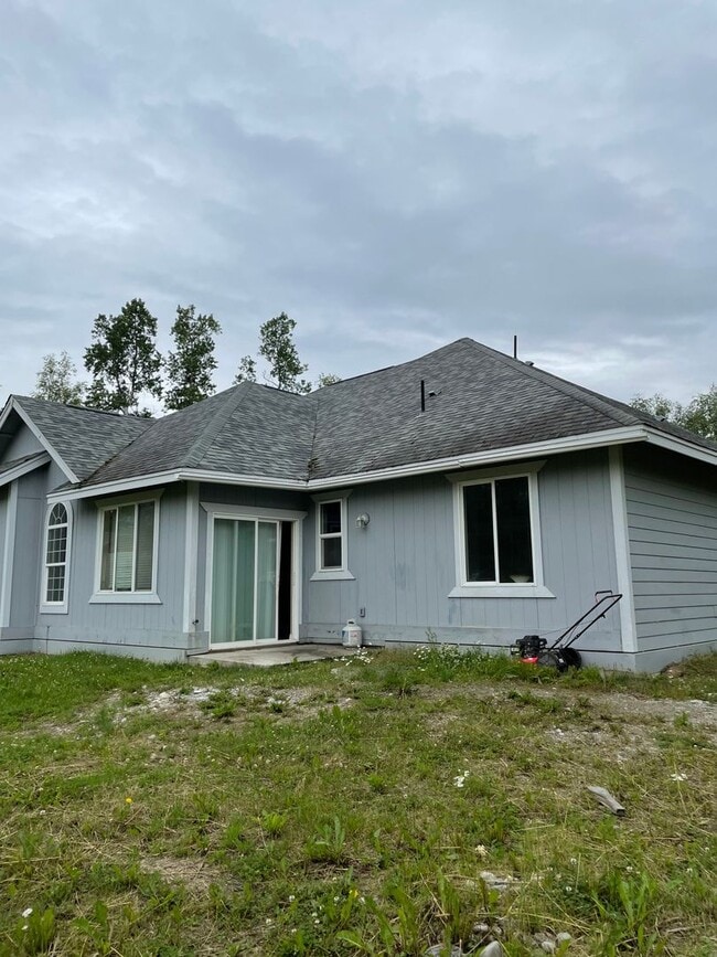 Photo - Beautiful 3 Bedroom Single Family Home With 2 Car Garage!