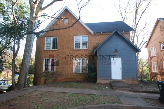 Available Now! 2 bedroom in Historic Charn... - Available Now! 2 bedroom in Historic Charn... Apartment Unit C