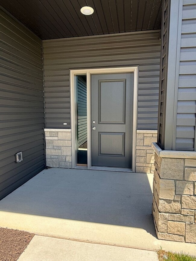 Photo - Brand new construction 3 bed/3 bath ranch townhome in North Lincoln