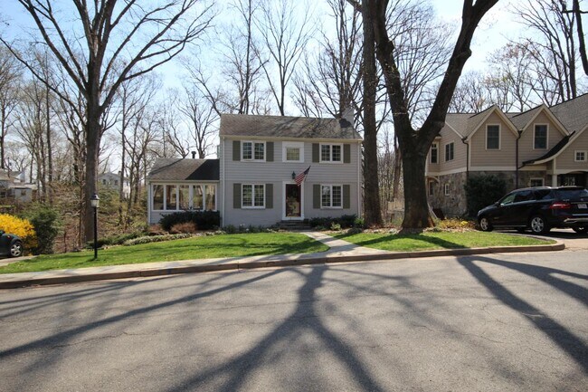 Photo - 3207 Circle Hill Rd