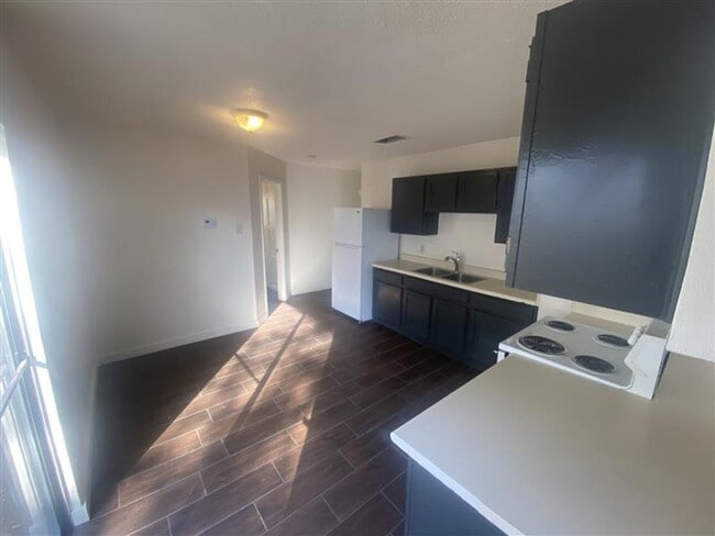 Photo - Spacious 3/2 duplex with a garage