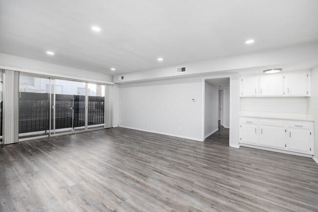 Photo - 7244 Hillside Ave