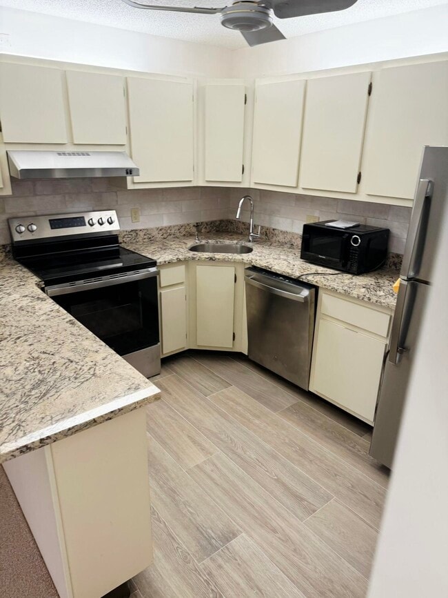 Photo - 331 Knotty Pine Cir Unit B-2