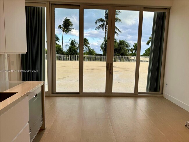 Photo - 881 Ocean Dr Unit L3