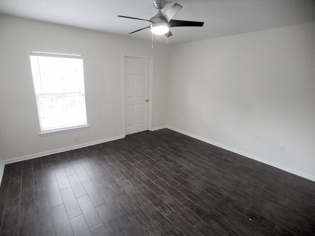 Photo - Gorgeous 1/1 Condo for Rent at The Crest c... Unit 823