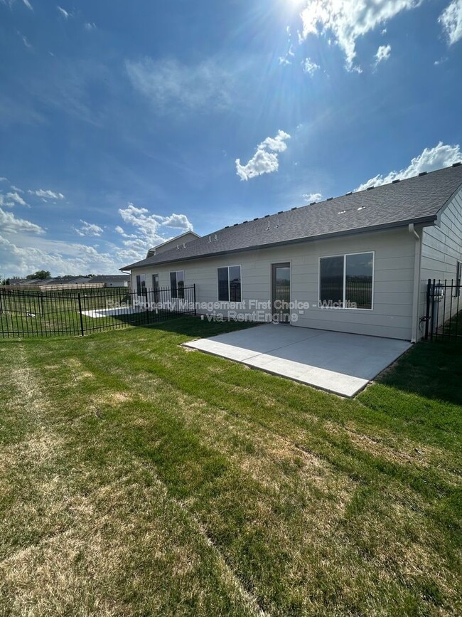 Photo - 157 N Gowen St