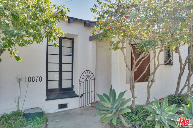 Photo - 10870 Wellworth Ave