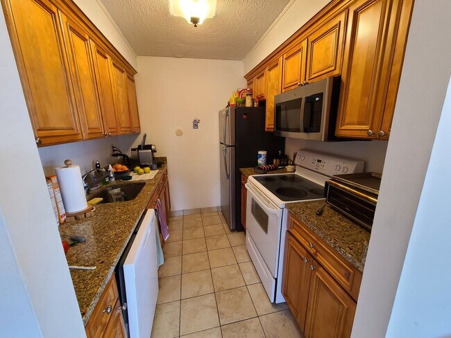 Photo - Kenmore Square - Balcony - Pool - Doorman - Garage Parking