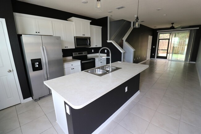 Building Photo - 172 Whispering Brk Dr