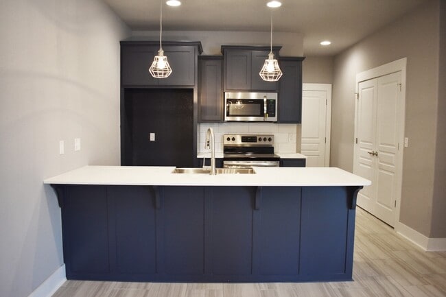 Photo - Upscale 4 Bedroom 3.5 Bathroom in The Heart of Fayetteville AR!!