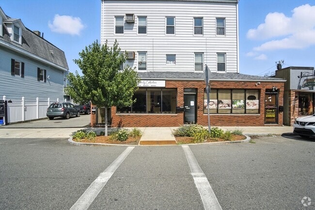 Building Photo - 111 Albion St Unit B Rental