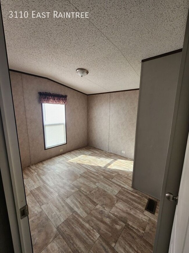 Photo - 3110 East Raintree-