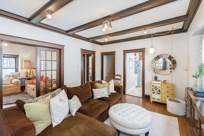 Photo - Fantastic West Plaza Bungalow