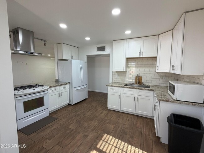 Photo - 2 E Piedmont Rd