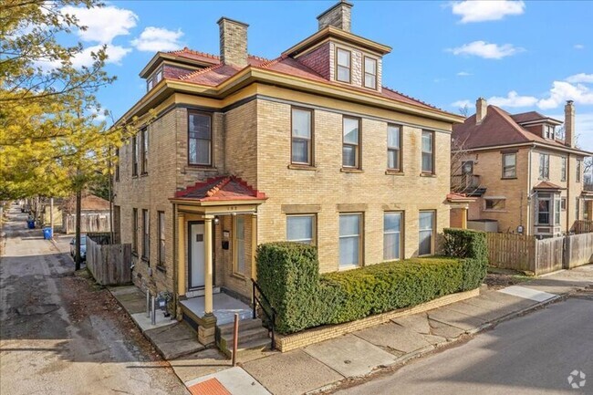 Building Photo - 192 S 19th St Rental