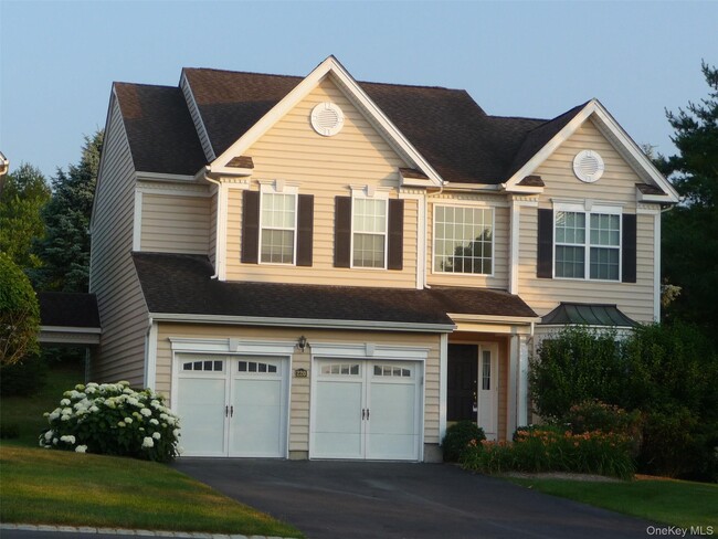 Building Photo - 220 Roosevelt Dr