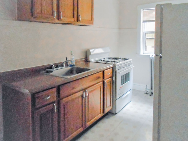 Photo - 2610 W Gunnison St Apartments Unit 2R