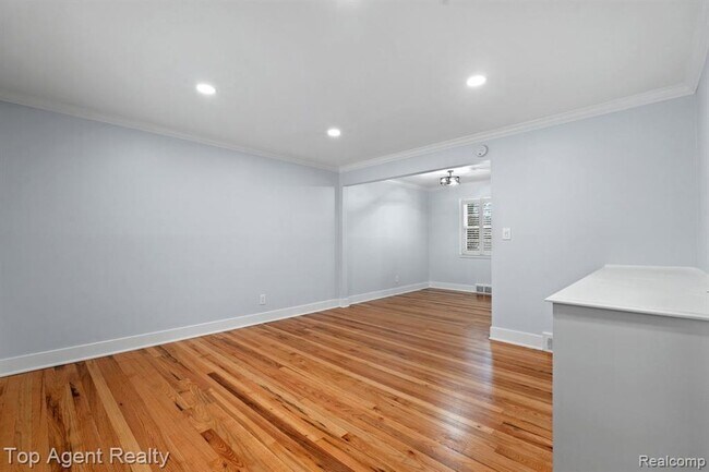 Photo - 1724 Graefield Rd