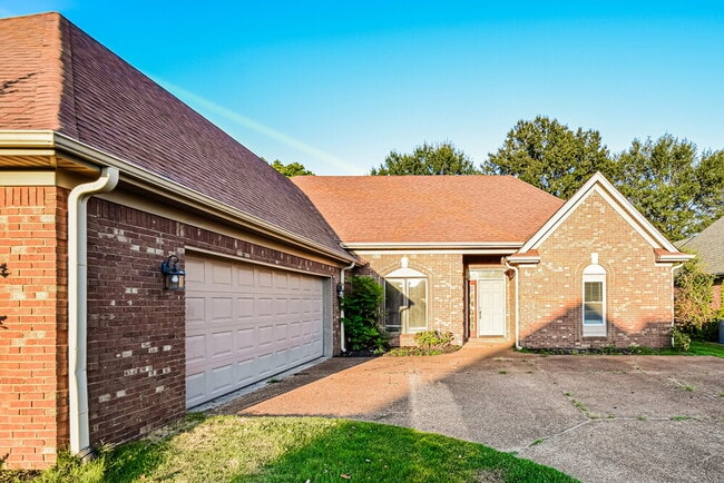 Photo - 7182 Golden Oaks Loop E