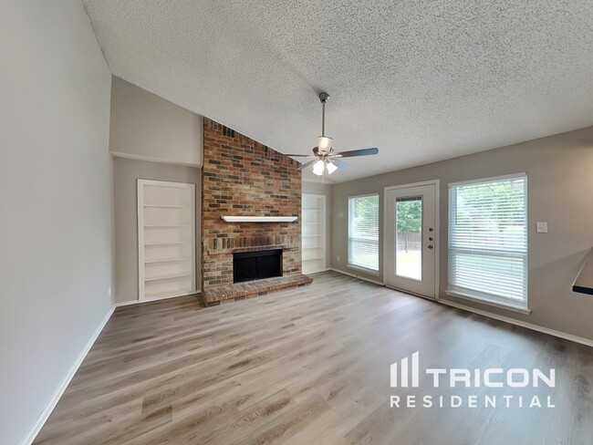 Photo - 1040 Twin Falls Dr House