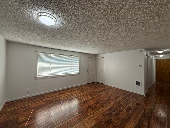 Photo - 595 Mar Loop Unidad 560li
