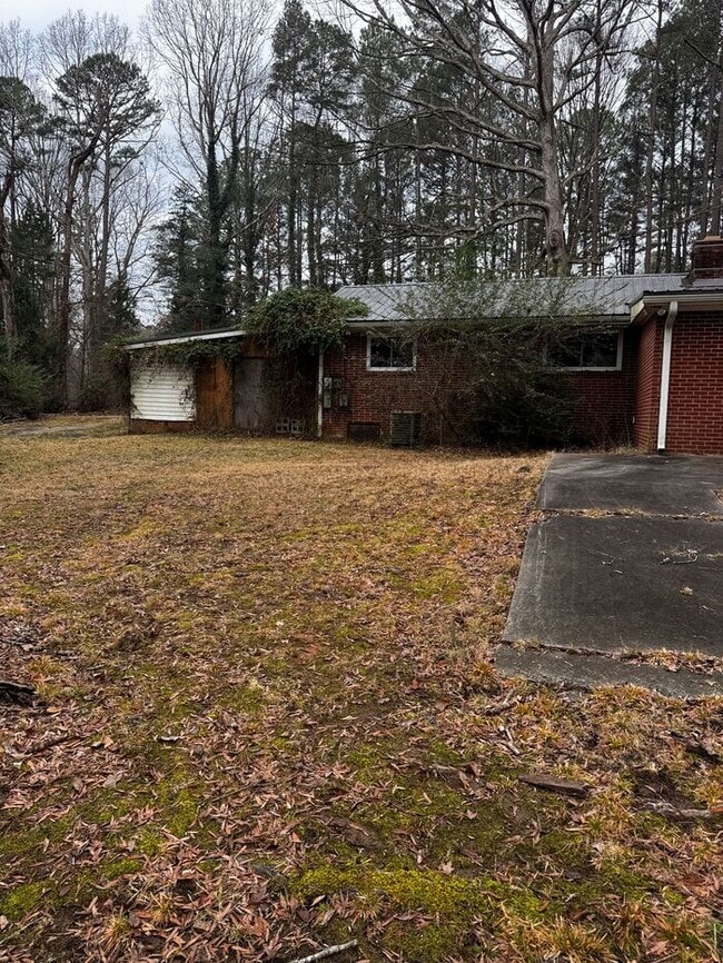 Photo - 215 Clark Rd