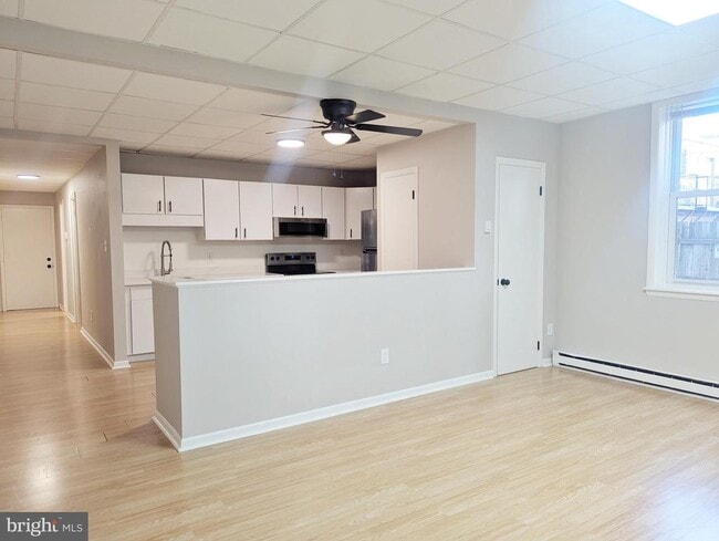 Photo - 110 N Main St