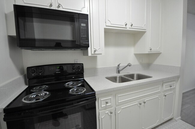 4936 Whitsett Ave Unit 03