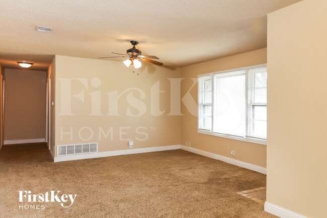 Photo - 1103 Warden St