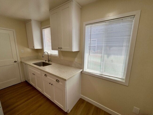 Photo - 1254 Lillian Ave
