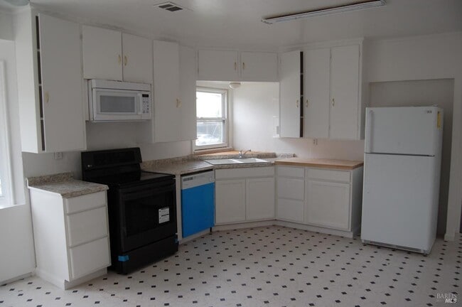 Photo - 148 N 3rd St Unit House