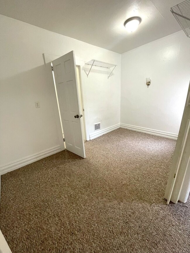 418 Emmet St Unit 4