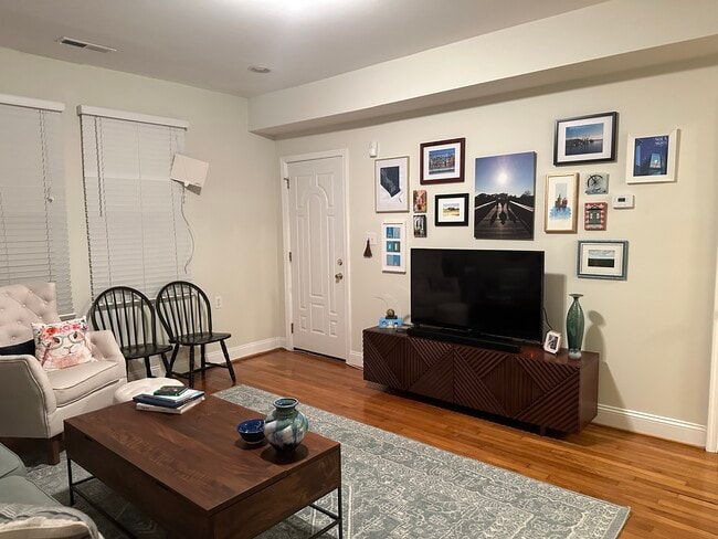 Photo - 213 19th St NE Unit 4