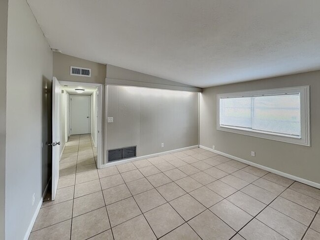 Photo - 1566 Quante Rd
