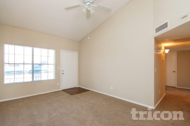 7244 W Cameron Dr