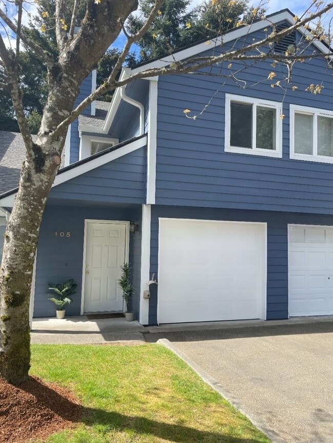 Building Photo - 3-Bedroom Silverdale Ridgetop near Island Lake.