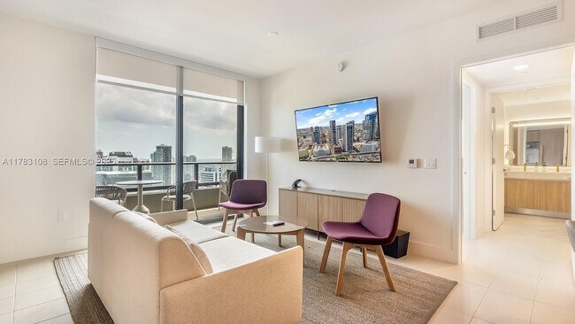 Photo - 601 NE 1st Ave Unidad 4005