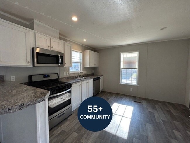 Building Photo - 39500 Warren Rd