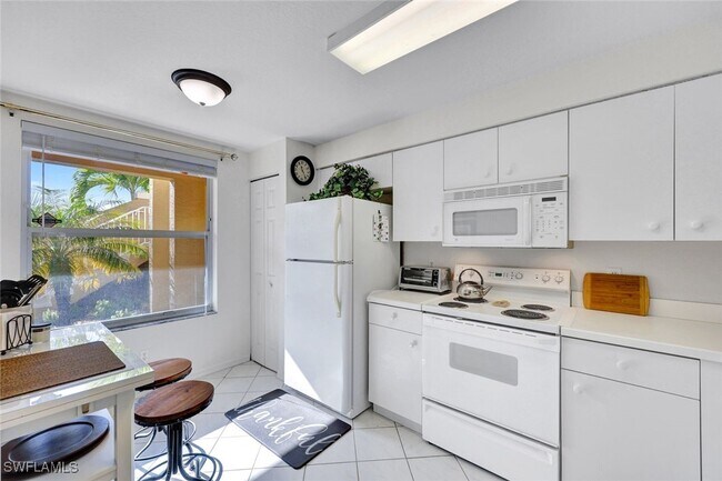 Photo - 2469 Millcreek Ln Unidad 102