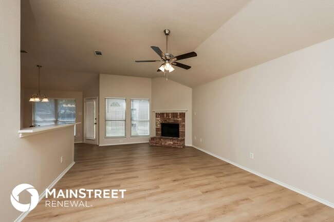 Photo - 328 Willow Creek Dr