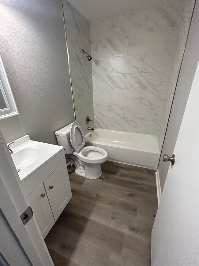 Photo - Built for Living. Designed for You. Unidad B8